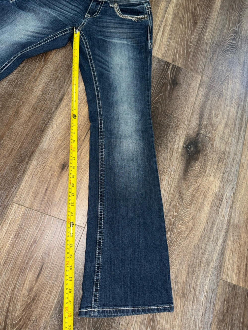 Shyanne Mid Rise Bootcut Dark Wash Metallic / Leather Embellished Jeans Size 27 - Picture 11 of 12